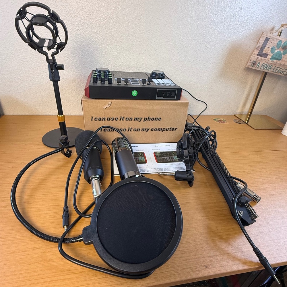 G10 Live Sound Card Audio Mixer Set Podcast Equipment Bundle 2 microphones